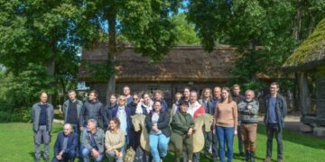 Nuo tvorų iki stogų – seminare gilintos žinios apie medinį paveldą