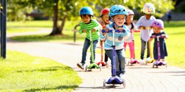 Kaip išsirinkti saugų vaikišką paspirtuką?