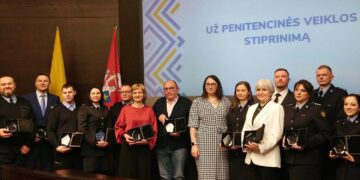 LR Teisingumo ministerijoje apdovanota Šiaurinės bibliotekos vedėja Lina Dubauskienė