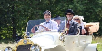 Pasidairykime po Biržų istorinių automobilių festivalį