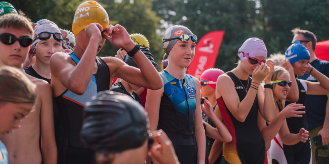 Panevėžio sporto centro triatlonininkės pasidabino auksu ir sidabru