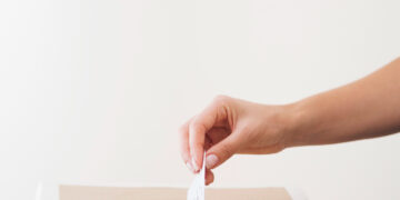 Vyriausioji rinkimų komisija informuoja, kad rinkėjams pradedami platinti pranešimai apie spalio 13 d. vyksiančius Seimo rinkimus