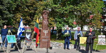 Panevėžyje paminėta Žydų genocido diena: pagerbtos Holokausto aukos ir jų gelbėtojai