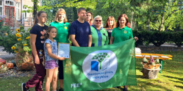 Panevėžio švietimo įstaigos apdovanotos Žaliosiomis vėliavomis už gamtosaugos iniciatyvas