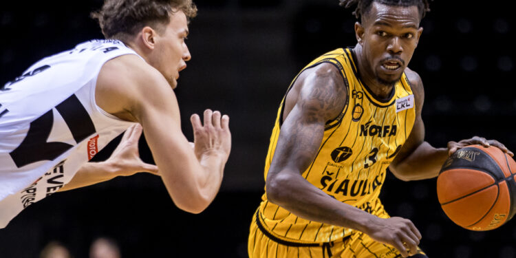 Citadele KMT mače šiauliečiai galingu ketvirtuoju kėliniu pranoko Utenos ekipą