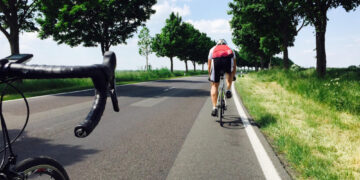 Augant dviratininkų incidentų skaičiui – naujos taisyklės vairuotojams: į ką svarbu atkreipti dėmesį?