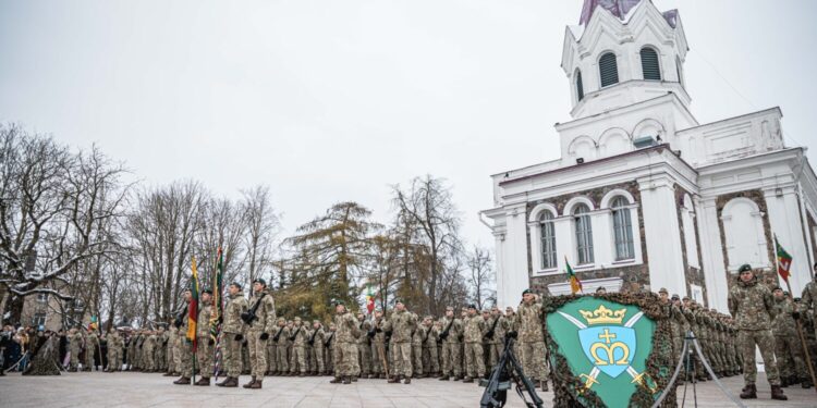 Husarų batalione paminėta vėliava diena