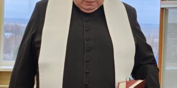 Rokiškio dekanas aplankė savivaldybę: priminė, kas svarbu