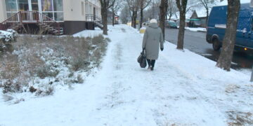 Teismas panaikino Valstybinės kalbos inspekcijos nurodymą, įpareigojantį dvikalbius viešuosius užrašus pateikti tik valstybine kalba