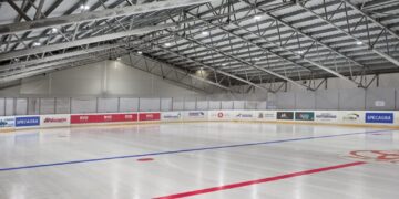 Penktadienį duris atvers atnaujinta ledo arena