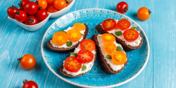 Jau pasirodė pirmieji lietuviški pomidorai: 3 nauji receptai, kuriuos kartosite visą sezoną