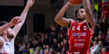 T. Brownas vėl siautėjo, o po pertraukos spurtavę uteniškiai įveikė Kėdainių klubą