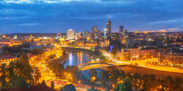 Prognozės: 2025 m. Lietuvos ekonomika augs sparčiausiai Baltijos šalyse