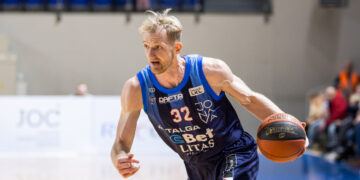 Puikus trečiasis kėlinys nutiesė jonaviečiams kelią į pergalę Panevėžyje