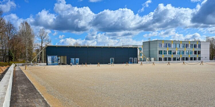 Panevėžyje kyla modernus futbolo maniežas | G. Kartanas nuotr.