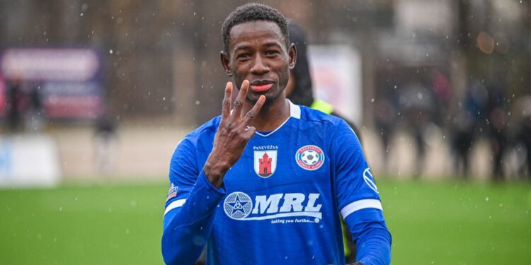 Trys panevėžiečių įvarčiai parklupdė žalgiriečius | alyga.lt