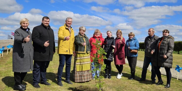 Minint jubiliejinę Europos dieną, Rokiškyje pasodintas šermukšnis