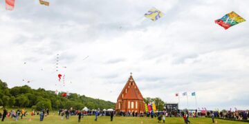Zapyškį nuspalvino 20-asis aitvarų festivalis