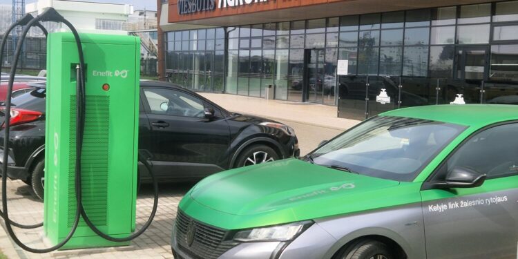 Greito įkrovimo stotelė