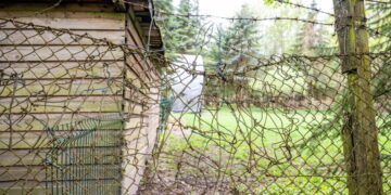 Nuo spygliuotų tvorų bus išvaduota apleista teritorija Kauno Ąžuolyne