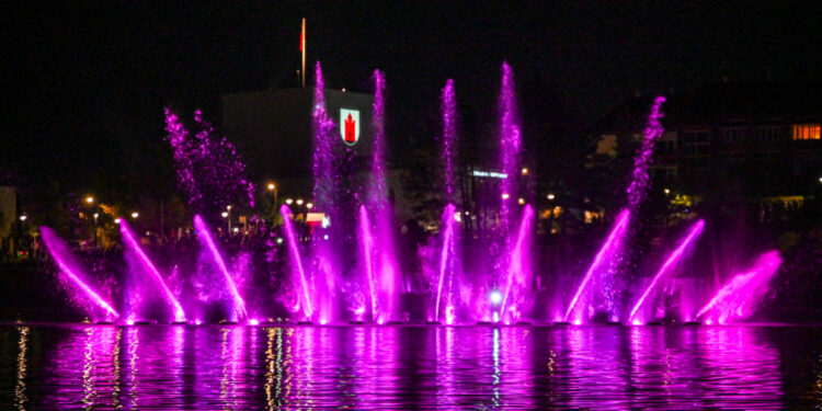 Panevėžys pradeda fontano projekcijų sezoną - vasaros vakarai kviečia į Senvagę | G.Kartanas
