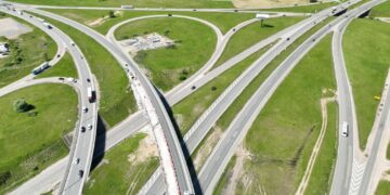 Dėl atliekamų darbų bus laikinai draudžiamas eismas Sargėnų estakada: ką žinoti vairuotojams