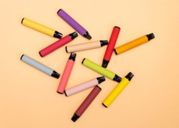 Specialistė apie 15-mečio mirtį nuo elektroninių cigarečių: tėvai patys nuperka dovanų, manydami, jog taip apsaugos vaiką nuo cigarečių rūkymo