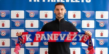 Pasikeitimas tarp puolėjų – FK Panevėžys