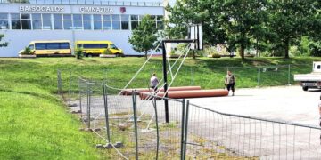 Prasidėjo Baisogalos gimnazijos sporto aikštyno statybos