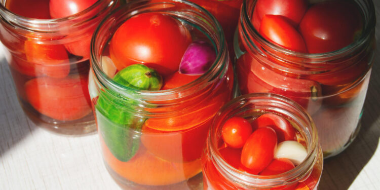 Konservuoti pomidorai / freepik