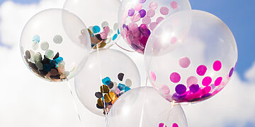 Balionai danguje – šiukšlės gamtoje