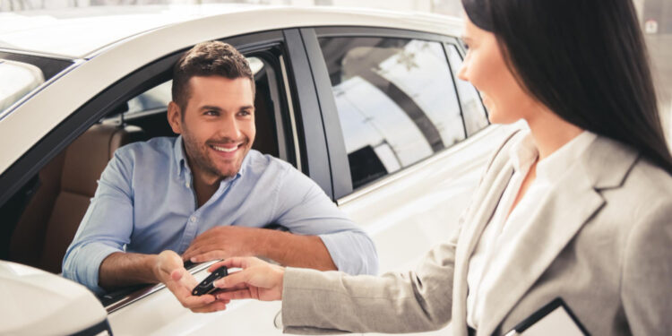 Auto pirkimas / freepik