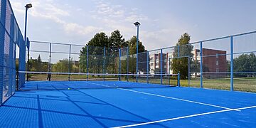 Atidarytas pirmasis padelio kortas Kauno rajone