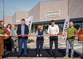Šiaurinėje Panevėžio dalyje atidarytas naujas prekybos parkas