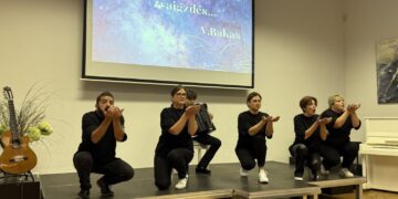 Kai poezija ir muzika susilieja po rugpjūčio žvaigždėtu dangum