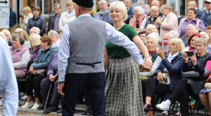 Molėtuose vyksta tradicinė Rudens šventė