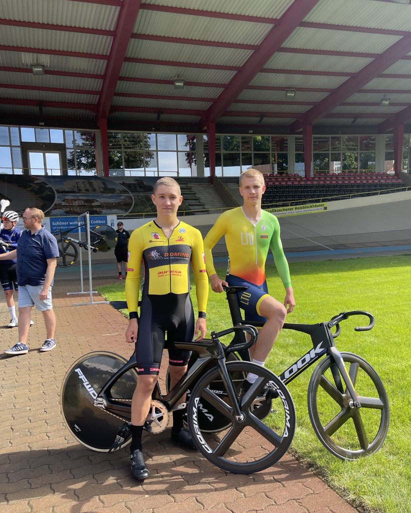 Dviratininkai sėkmingai pasirodė tarptautinėse varžybose Vokietijoje