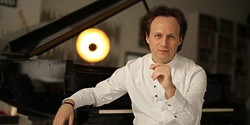 „Bachomanija“ Anykščiuose: žymus pianistas iš Hamburgo kvies į improvizacijų ir baroko dialogą