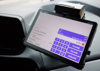Jonavos autobusuose jau galima atsiskaityti banko kortelėmis