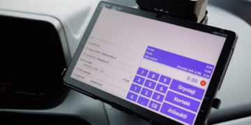 Jonavos autobusuose jau galima atsiskaityti banko kortelėmis