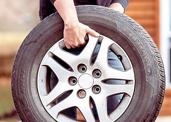 Policija primena – laikas pasikeisti padangas ir prisiminti -keičiasi važiavimo greitis