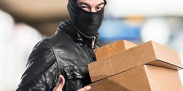 Kaune į prekybos centrą įsilaužę vyrai nustatyti ir sulaikyti jau kitą dieną