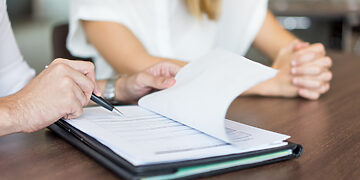 Parduodantys prekes ar teikiantys paslaugas asmenys privalės mokėti valstybinę kalbą