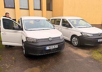 Zarasų rajono seniūnijoms – du nauji padidinto pravažumo automobiliai „Volkswagen Caddy“