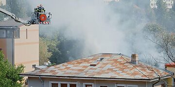 Viena dažniausių gaisro priežasčių – nevalyti kaminai