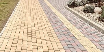 Zarasuose atnaujinti pėsčiųjų takai, įrengtas dviračių takas