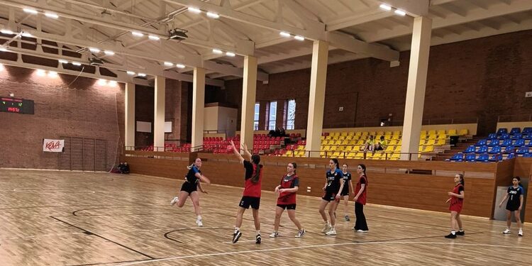 Panevėžyje vyksta 2025–2026 m. m. Lietuvos mokyklų žaidynės: paaiškėjo pirmųjų varžybų nugalėtojai