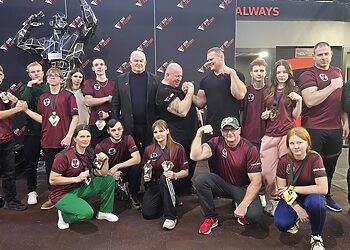 Radviliškiečių pergalės tarptautiniame rankų lenkimo turnyre