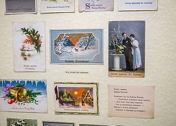 Burbiškio dvaro istorijos muziejuje eksponuojami atvirukai