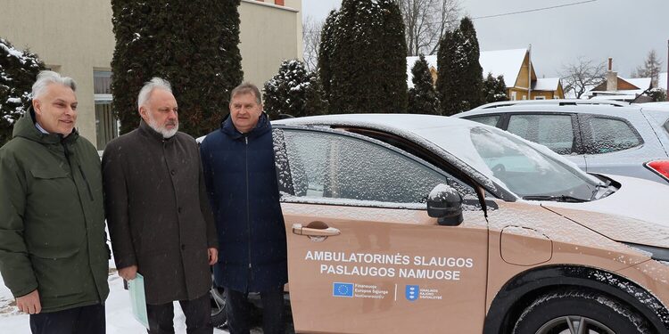 Ambulatorinėms paslaugoms skirtas elektromobilis. Ignalinos raj.sav.nuotr.